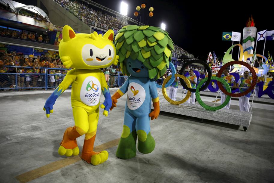 Le due mascotte di Rio. Reuters